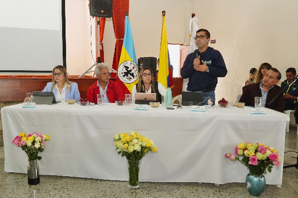 CAR propone comprar predios para recuperar cuenca alta del río Bogotá